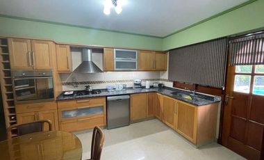 Vendo Casa 3 dormitorios con oficina y quincho en Barrio Catedral