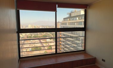 LIQUIDACIÓN  VENTA Departamento 3D2B con Estacionamiento, Parque de Los Reyes,