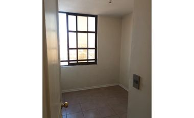 LIQUIDACIÓN  VENTA Departamento 3D2B con Estacionamiento, Parque de Los Reyes,