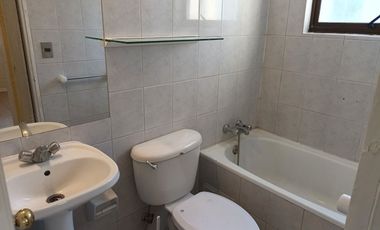 LIQUIDACIÓN  VENTA Departamento 3D2B con Estacionamiento, Parque de Los Reyes,