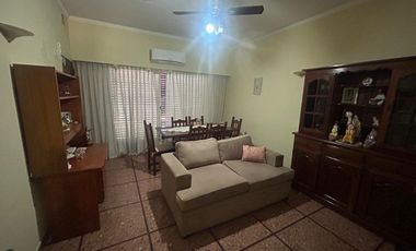 ALQ.APT.PRO. Casa 5 Amb.quincho MICROC. SAN MIGUEL.