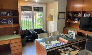 RETASADO. Gran esquina en el corazón de fisherton tradicional