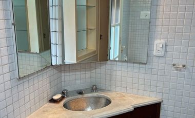 RETASADO. Gran esquina en el corazón de fisherton tradicional