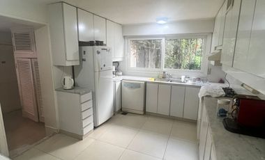 RETASADO. Gran esquina en el corazón de fisherton tradicional