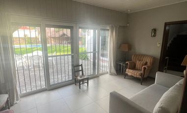 RETASADO. Gran esquina en el corazón de fisherton tradicional