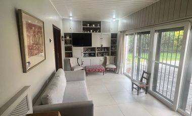 RETASADO. Gran esquina en el corazón de fisherton tradicional