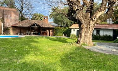 RETASADO. Gran esquina en el corazón de fisherton tradicional