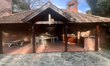 RETASADO. Gran esquina en el corazón de fisherton tradicional