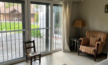 RETASADO. Gran esquina en el corazón de fisherton tradicional