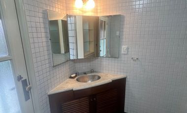 RETASADO. Gran esquina en el corazón de fisherton tradicional