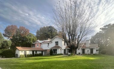 RETASADO. Gran esquina en el corazón de fisherton tradicional