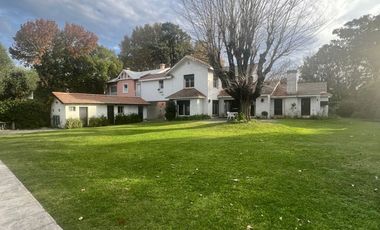 RETASADO. Gran esquina en el corazón de fisherton tradicional