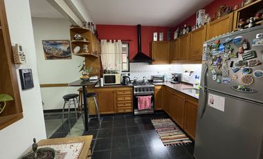 Casa en venta en Rosario. Ayacucho 2600