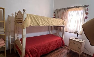 Complejo en venta sobre calle Los Mirlos - Monte