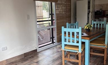 Complejo en venta sobre calle Los Mirlos - Monte