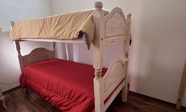 Complejo en venta sobre calle Los Mirlos - Monte