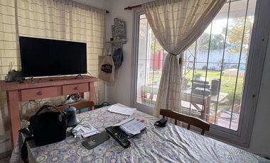 Complejo en venta sobre calle Los Mirlos - Monte