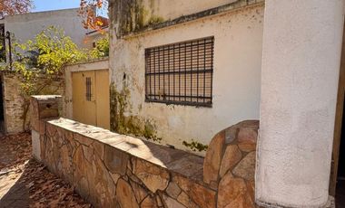Venta galpón con casa al frente