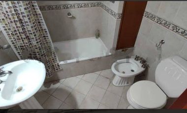 S/ANTONIO DE PADUA/ Casa  Padua 5 AMBIENTES,ESTADO IMPECABLE, APTO CREDITO , MUY BUENA UBICACIÓN, FINOS DETALLES,