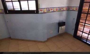 S/ANTONIO DE PADUA/ Casa  Padua 5 AMBIENTES,ESTADO IMPECABLE, APTO CREDITO , MUY BUENA UBICACIÓN, FINOS DETALLES,