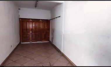 S/ANTONIO DE PADUA/ Casa  Padua 5 AMBIENTES,ESTADO IMPECABLE, APTO CREDITO , MUY BUENA UBICACIÓN, FINOS DETALLES,