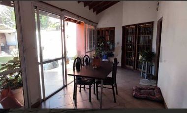 S/ANTONIO DE PADUA/ Casa  Padua 5 AMBIENTES,ESTADO IMPECABLE, APTO CREDITO , MUY BUENA UBICACIÓN, FINOS DETALLES,