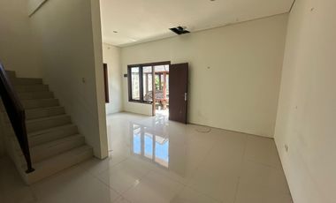 dijual rumah minimalis lantai 2 nusa dua beno