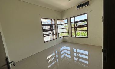 dijual rumah minimalis lantai 2 nusa dua beno