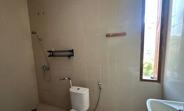 dijual rumah minimalis lantai 2 nusa dua beno