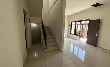 dijual rumah minimalis lantai 2 nusa dua beno