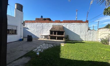 VTA.CASA 4 AMBIENTES!!!-Patio/Parrilla. TORTUGUITAS CENTRO