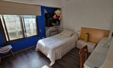 Zeballos al 2500 (Casa de 4 dormitorios C/Cochera y Quincho)