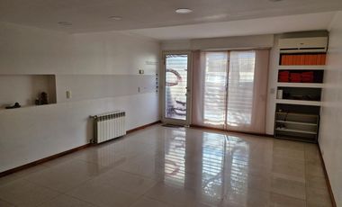 Zeballos al 2500 (Casa de 4 dormitorios C/Cochera y Quincho)