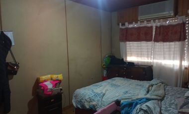 CASA EN MELINCUE. A PASOS DE LA TERMINAL DE COLECTIVOS. DOS DORMITORIOS. ALQUILADO