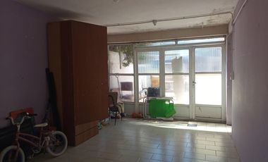 CASA EN MELINCUE. A PASOS DE LA TERMINAL DE COLECTIVOS. DOS DORMITORIOS. ALQUILADO