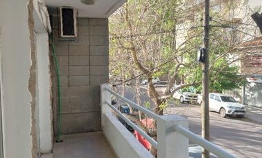 MAR DEL PLATA,LA PERLA,2AMB,FRENTE,BALCON,COCHERA, EXCELENTE ESTADO,METROS DE AV INDEPENDENCIA,
