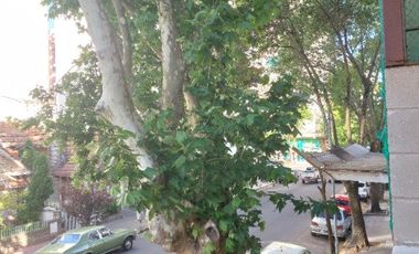 MAR DEL PLATA,LA PERLA,2AMB,FRENTE,BALCON,COCHERA, EXCELENTE ESTADO,METROS DE AV INDEPENDENCIA,