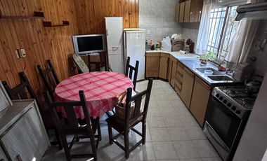 VENTA CASA 2 DORMITORIOS LOMAS DE ALBERDI