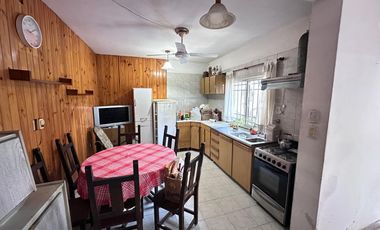 VENTA CASA 2 DORMITORIOS LOMAS DE ALBERDI