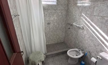 VENTA CASA 2 DORMITORIOS LOMAS DE ALBERDI