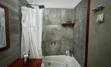 CASA EN VENTA - LOTE DE 12 X 12