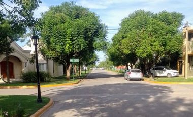 VENDE CASA EN SOLDINI - BARRIO LAS PERGOLAS