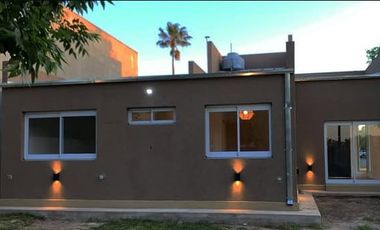 VENDE CASA EN SOLDINI - BARRIO LAS PERGOLAS