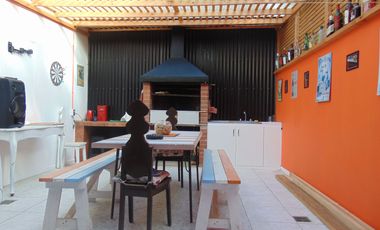 Excelente Oportunidad de Inversión, Hospedería en El Quisco centro