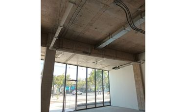 ARRIENDO Local Comercial 193,72 m2 Nivel Calle  Vitacura