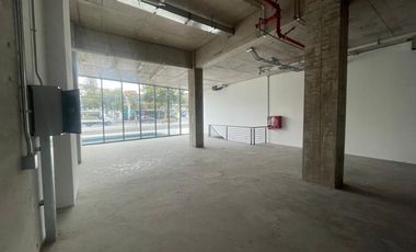 ARRIENDO Local Comercial 193,72 m2 Nivel Calle  Vitacura