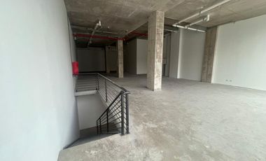 ARRIENDO Local Comercial 193,72 m2 Nivel Calle  Vitacura