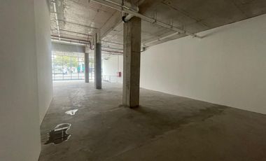 ARRIENDO Local Comercial 193,72 m2 Nivel Calle  y 119,58 m2 Subt. Vitacura