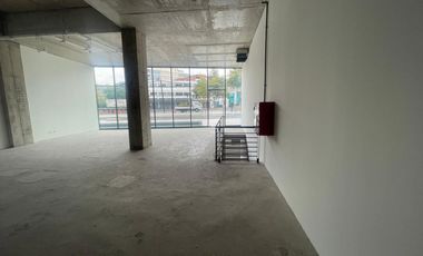 ARRIENDO Local Comercial 193,72 m2 Nivel Calle  y 119,58 m2 Subt. Vitacura