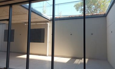 ARRIENDO Local Comercial, 217,54 m2 Nivel Calle + 196,91 m2 Subt. Vitacura